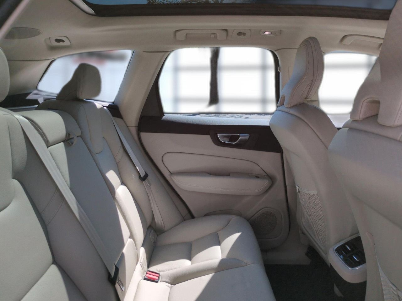 Volvo XC 60 Ultimate Dark AWD foto 21