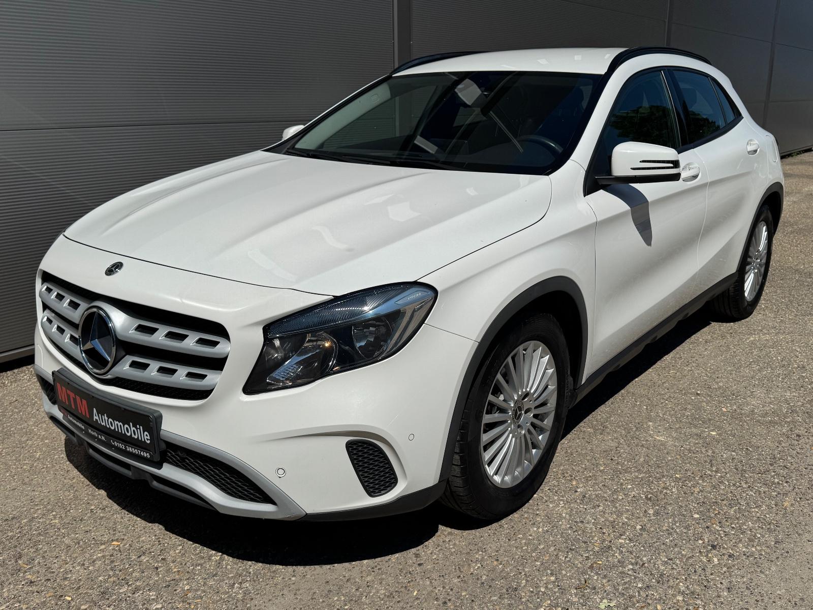 Mercedes-Benz GLA 200 CDI / d 7G-DCT Navi Shz PDC
