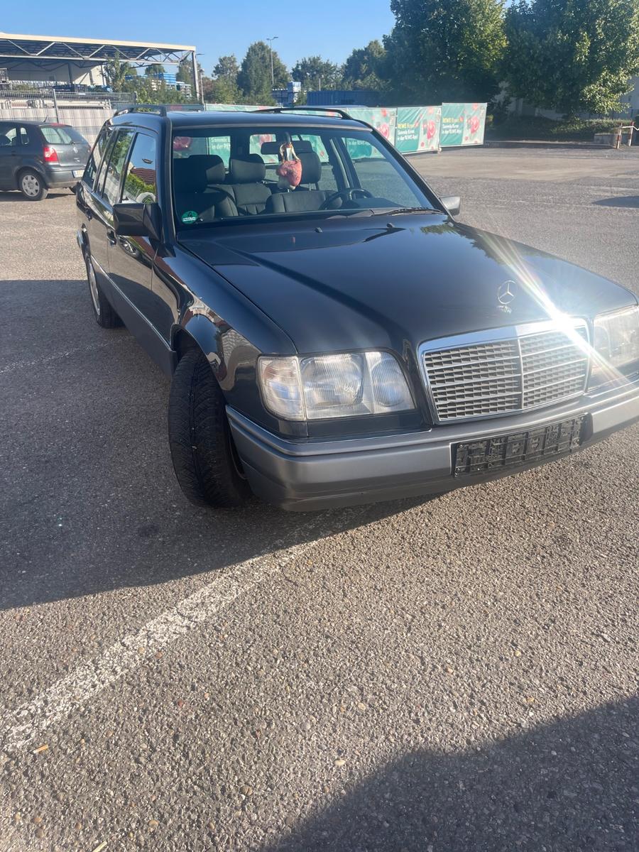 Mercedes-Benz E 220 T Automatik/Klima/Schiebedach