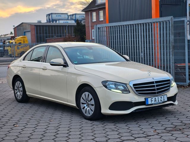 Mercedes-Benz E 200 d - Widescreen großer Display Navigation