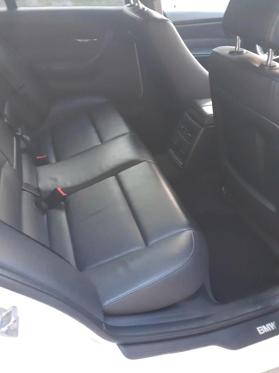 BMW 320 2010 — photo 8