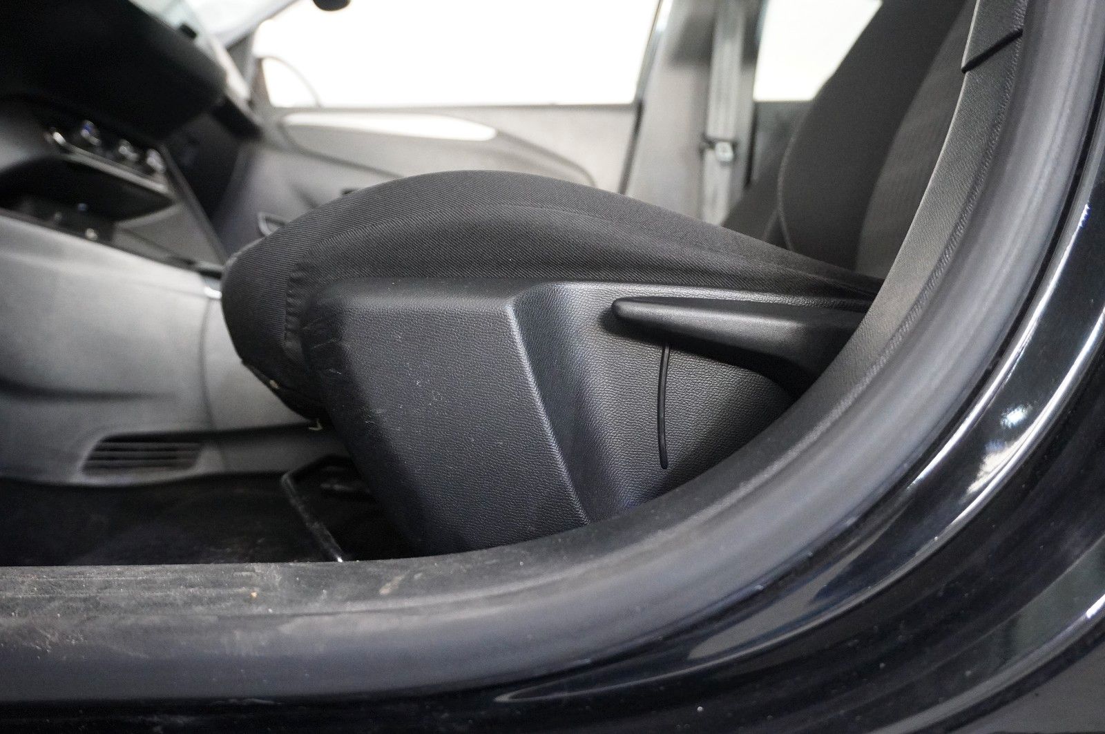 Fahrzeugabbildung Opel Corsa-e F EDITION 1-PHASIG NAVI/VIRT./SPORT/DAB+