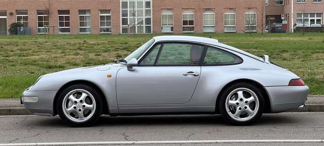 Porsche 993 carrera 4 exclusive interno flamenco