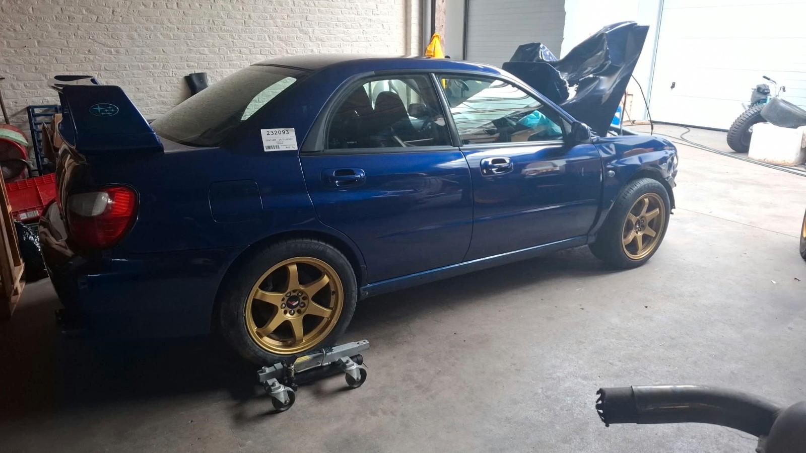 Subaru Impreza 2.0 WRX Auspuff +Fahrwerk mit Unfall