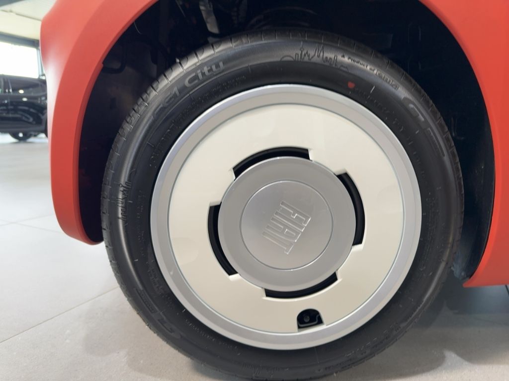 Fahrzeugabbildung Fiat Topolino 7kWh 8,2 PS Fahrbar ab 15 Jahre! Sofort