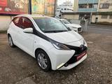 Toyota Aygo AYGO x-play touch*Klima*Navi*EU6*Kamera - Toyota: Weiß, Aygo