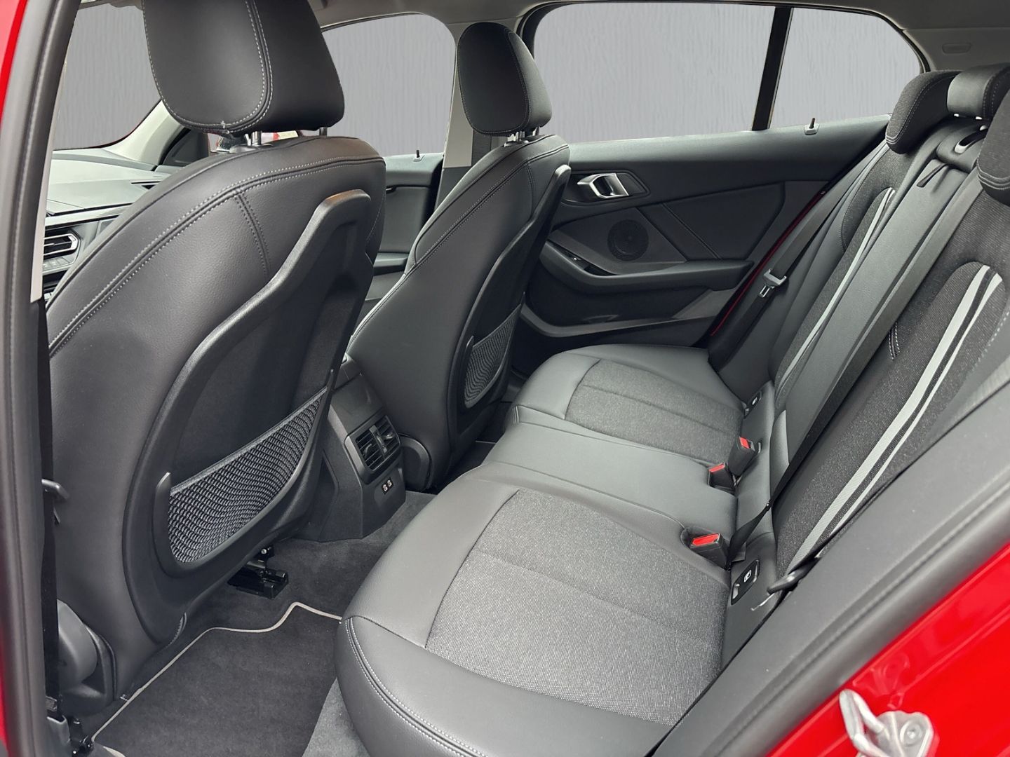 BMW 118 i Sport Line ShadowLine AdaptLED Navi PDC foto 8