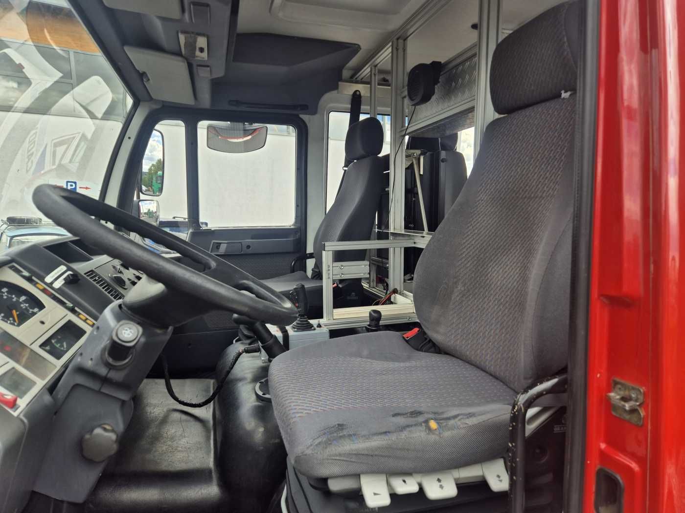 Fahrzeugabbildung MAN 14.224 4x4 TLF 16/29 Tanklöschfahrzeug Feuerwehr