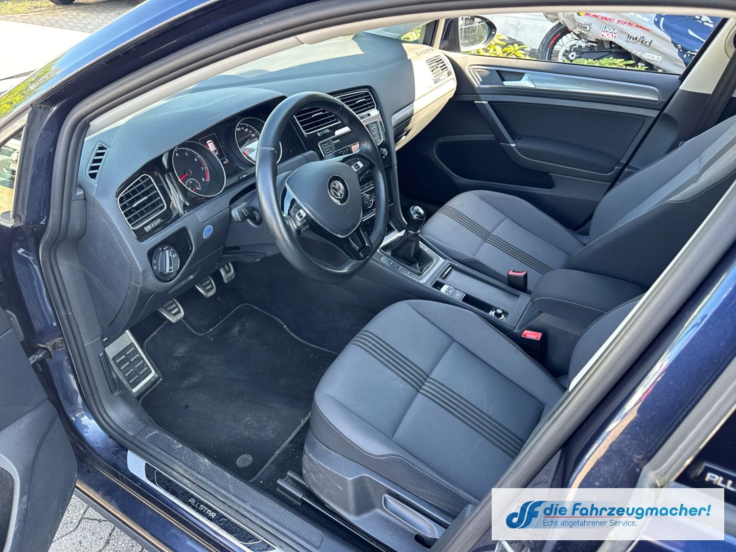 Fahrzeugabbildung Volkswagen Golf VII Allstar BMT Navi Bi-Xenon *EXPORT