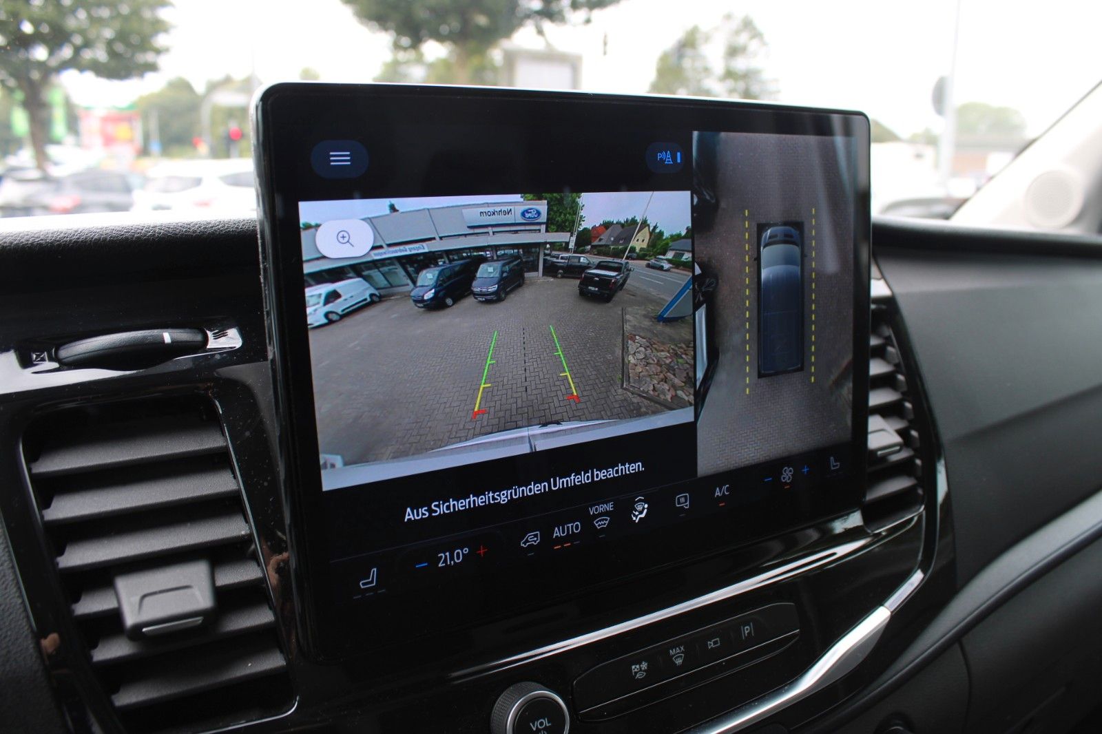 Fahrzeugabbildung Ford Transit 330 L2 TREND Kasten LKW NAVI CAM ACC uvm