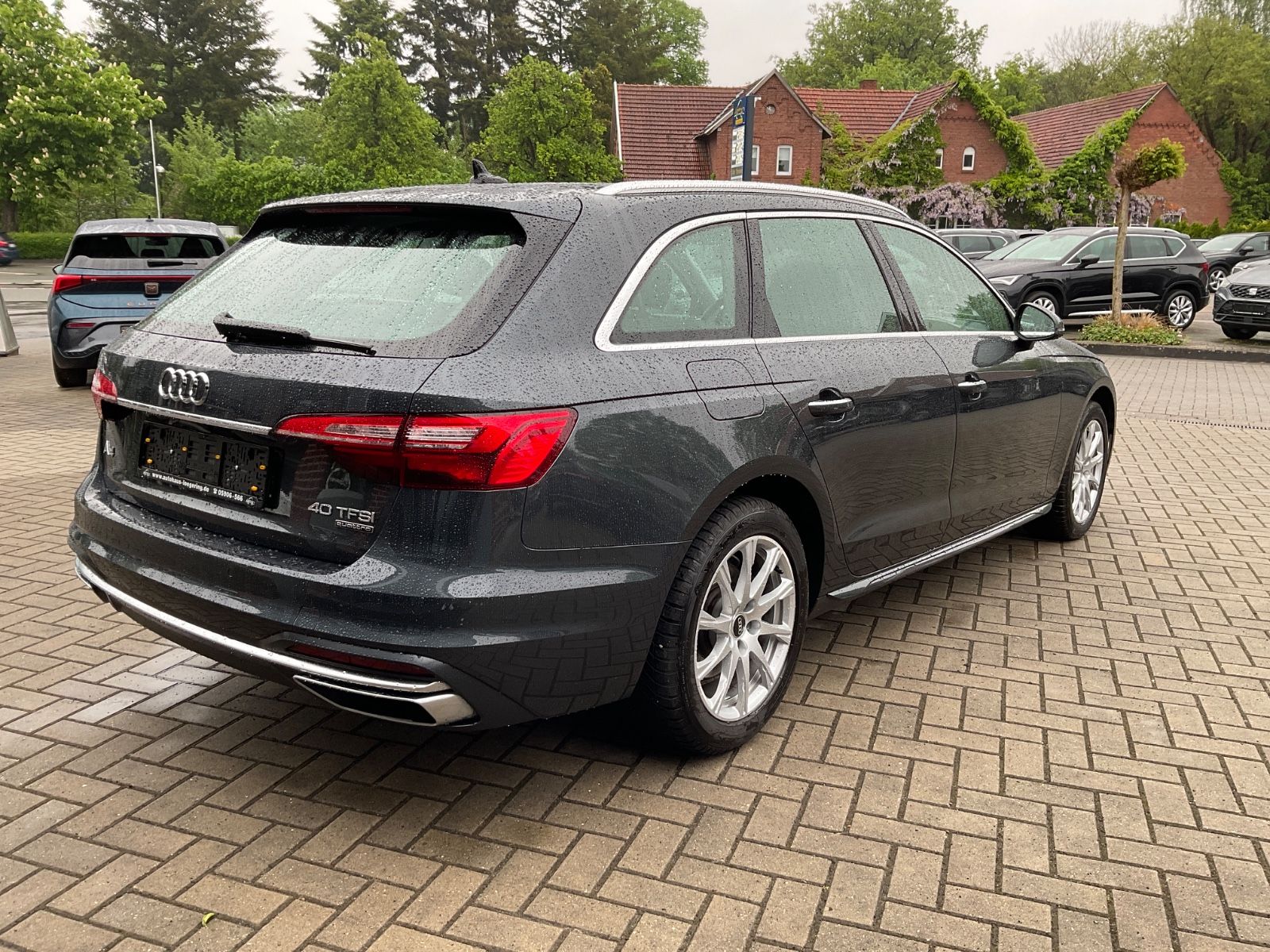 Fahrzeugabbildung Audi A4 Avant 40 TFSI quattro,Leder,ACC,Kamera,LED