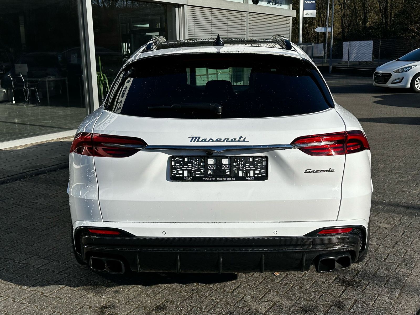 Fahrzeugabbildung Maserati Grecale Trofeo 3.0 V6 4WD PANO+CARB+360+VOLL+21"