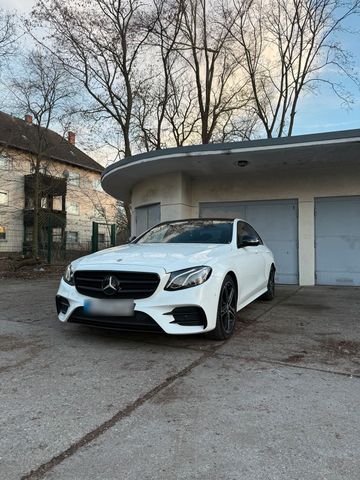 MERCEDES-BENZ Mercedes E Klasse 200 9G Amg Line
