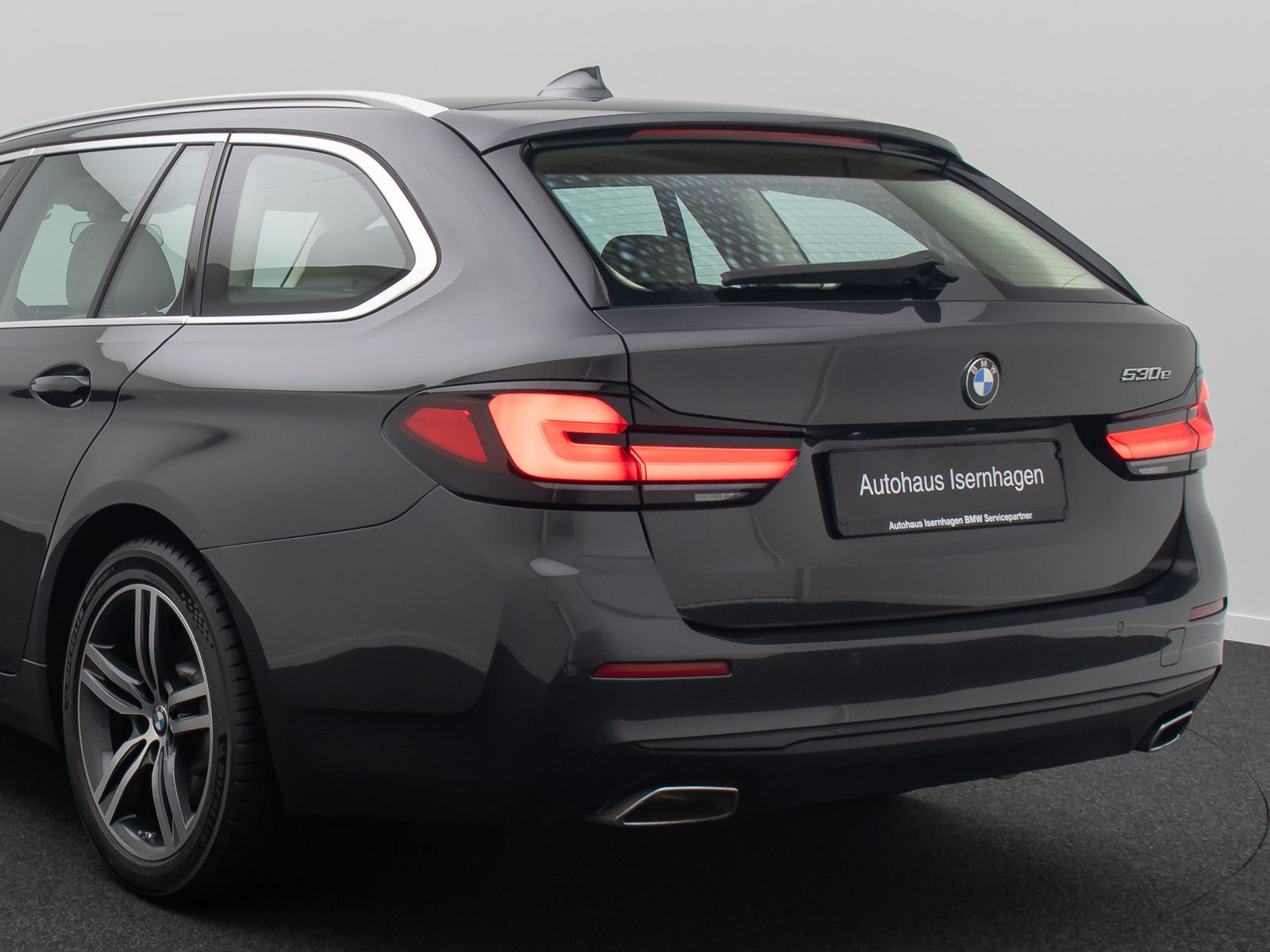 Fahrzeugabbildung BMW 530e Panorama Alarm DAB H/K Leder Sport 19Zoll
