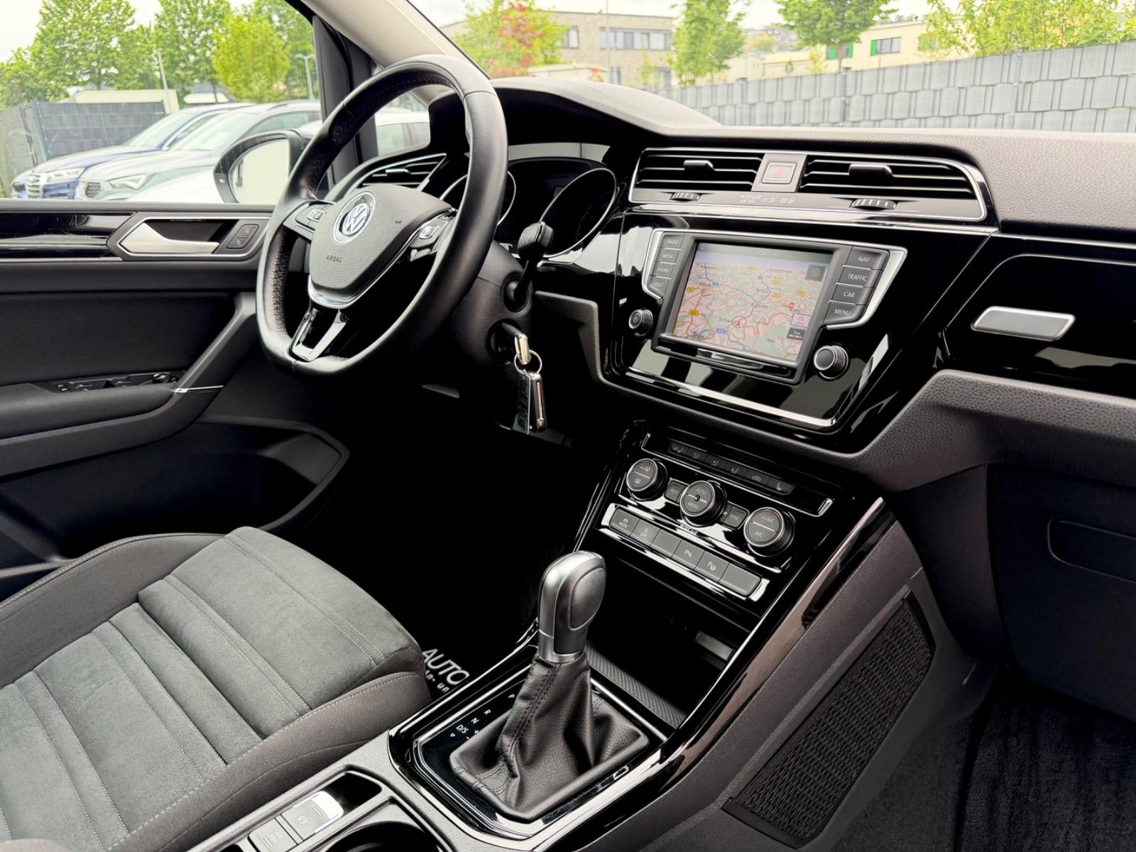 Volkswagen Touran Highline 1.8 TSI DSG /NAVI/LED/ACC/CAM/