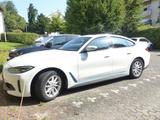 BMW i4 eDrive35 - Frunk, Glasdach, Abst.temp., Eiche - gebrauchte BMW i4 aus dem Jahr 2023