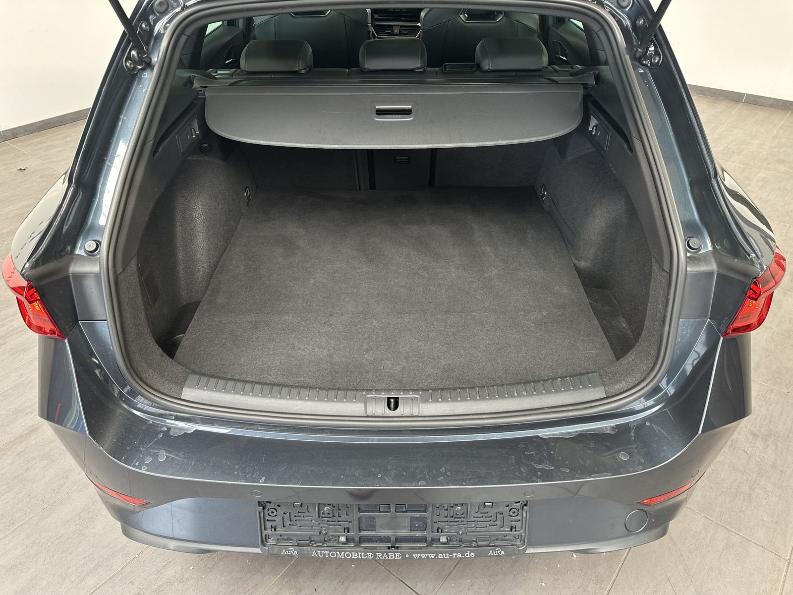 Fahrzeugabbildung CUPRA Leon SpT 1.4 TSI e-Hybrid VZ NAV+LED+ACC+PANO+SH