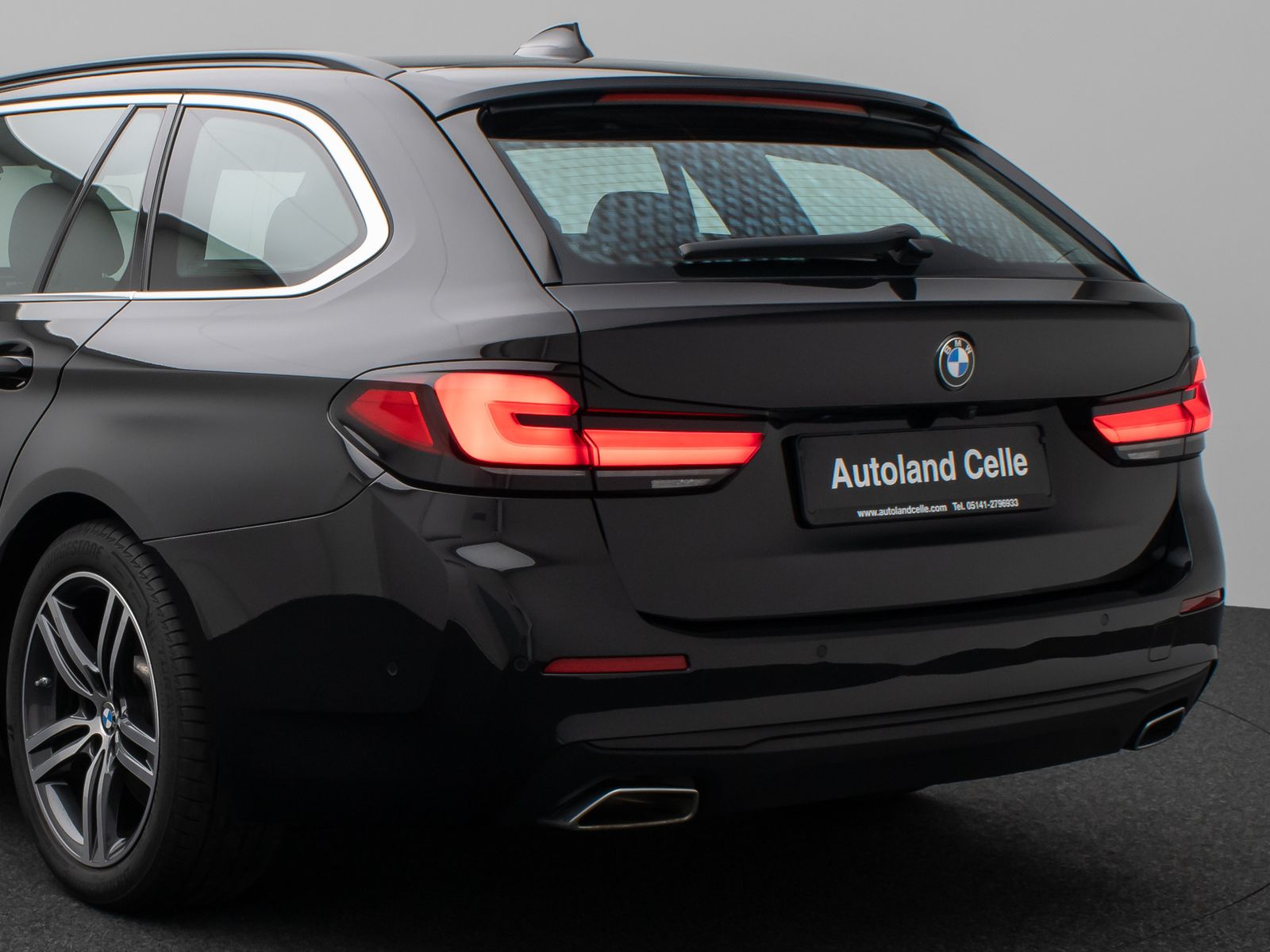 Fahrzeugabbildung BMW 530i xD Panorama Kamera Laser HUD HiFi Komfort