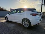 Opel Astra K Lim Edition Start/Stop Sport Lenkrad - Opel Astra Sport mit Benzin-Antrieb