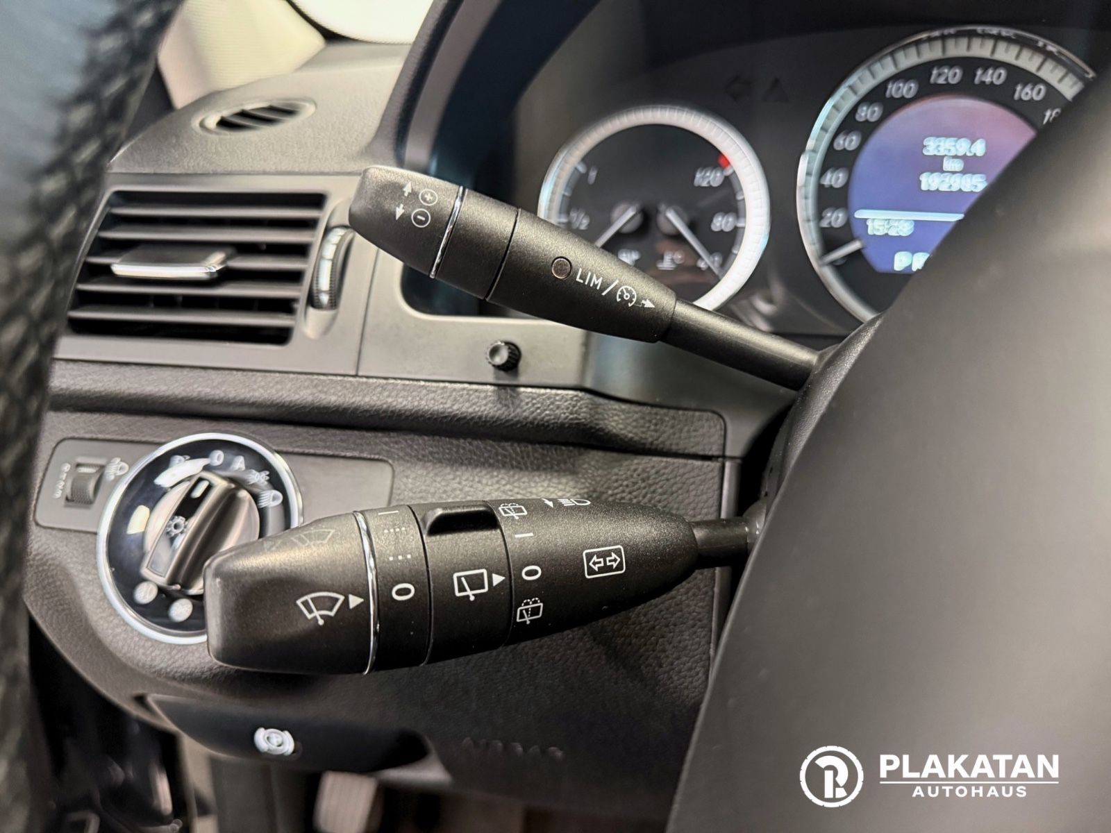 Fahrzeugabbildung Mercedes-Benz C 200 Kompressor Navi, Parksensoren, Service Neu