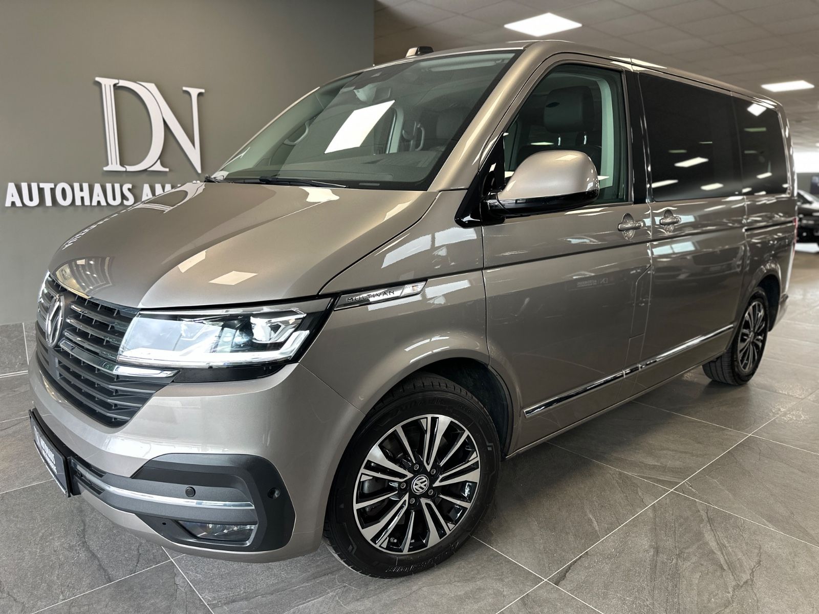Volkswagen T6 Multivan 4MOTION Highline imagem 2