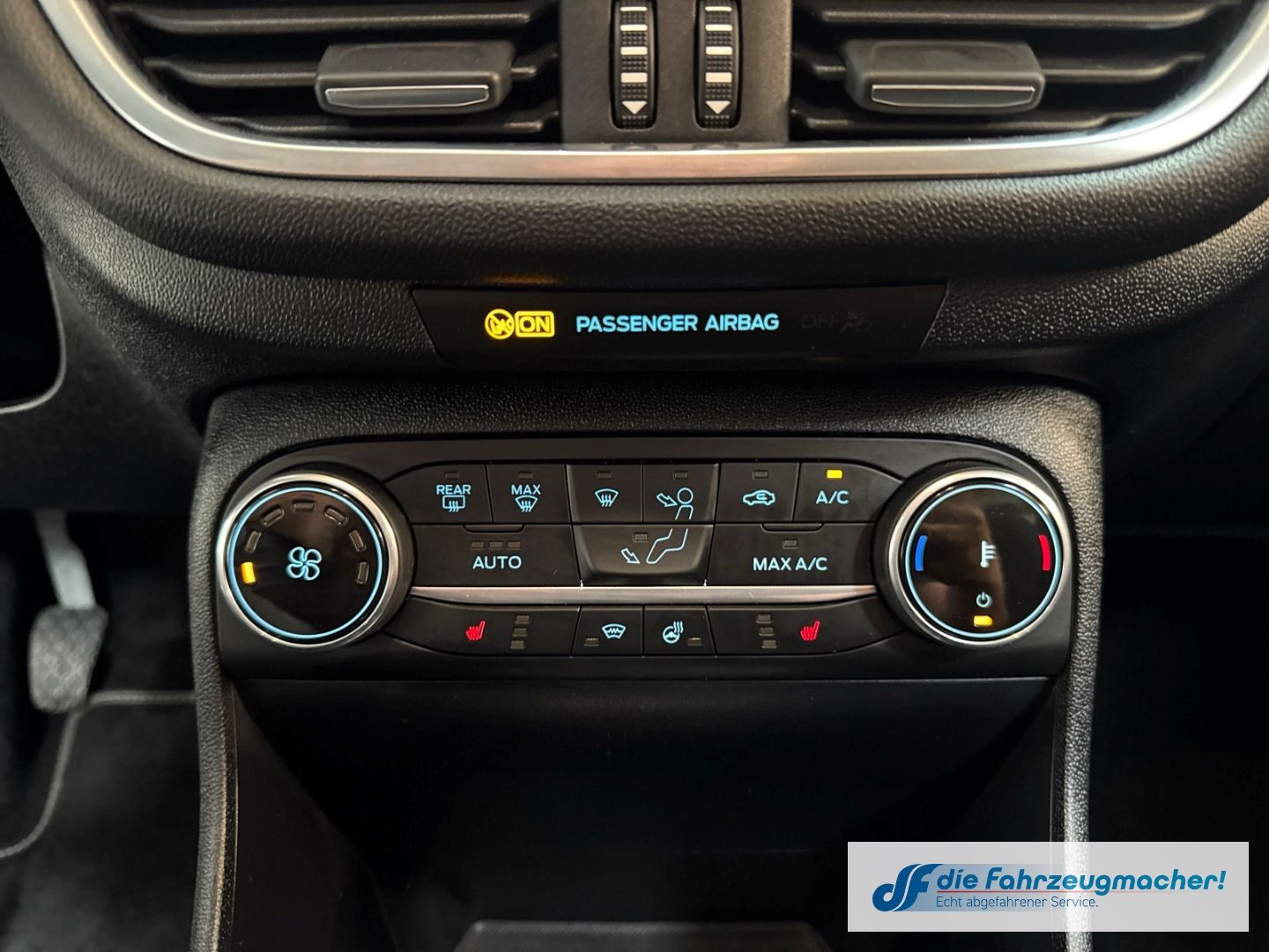 Fahrzeugabbildung Ford Fiesta Titanium X Navi LED Blendfreies Fernl. Ku