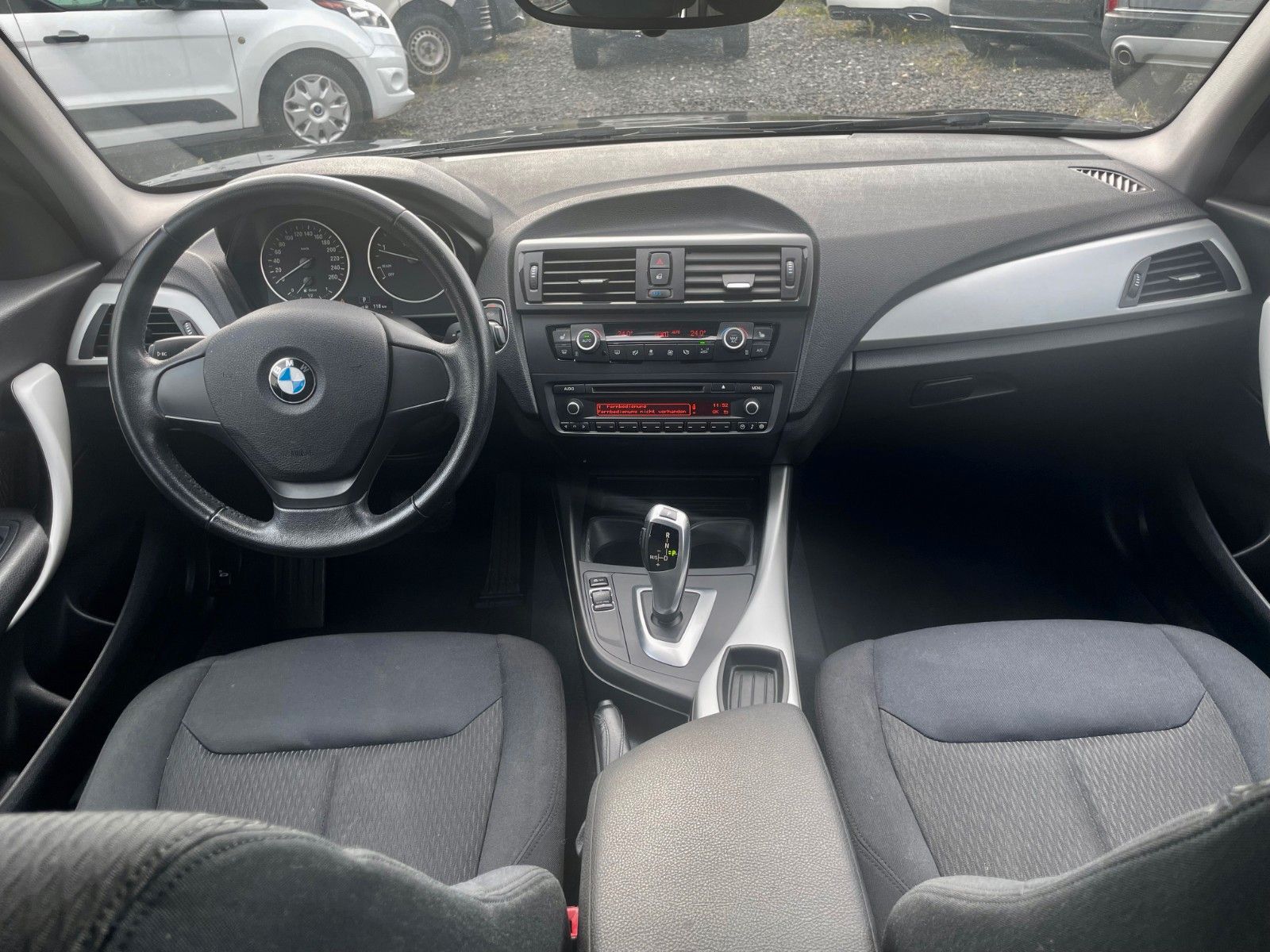 Fahrzeugabbildung BMW 118d 5-Türer Automatik Xenon PDC SZH SCHECKHEFT