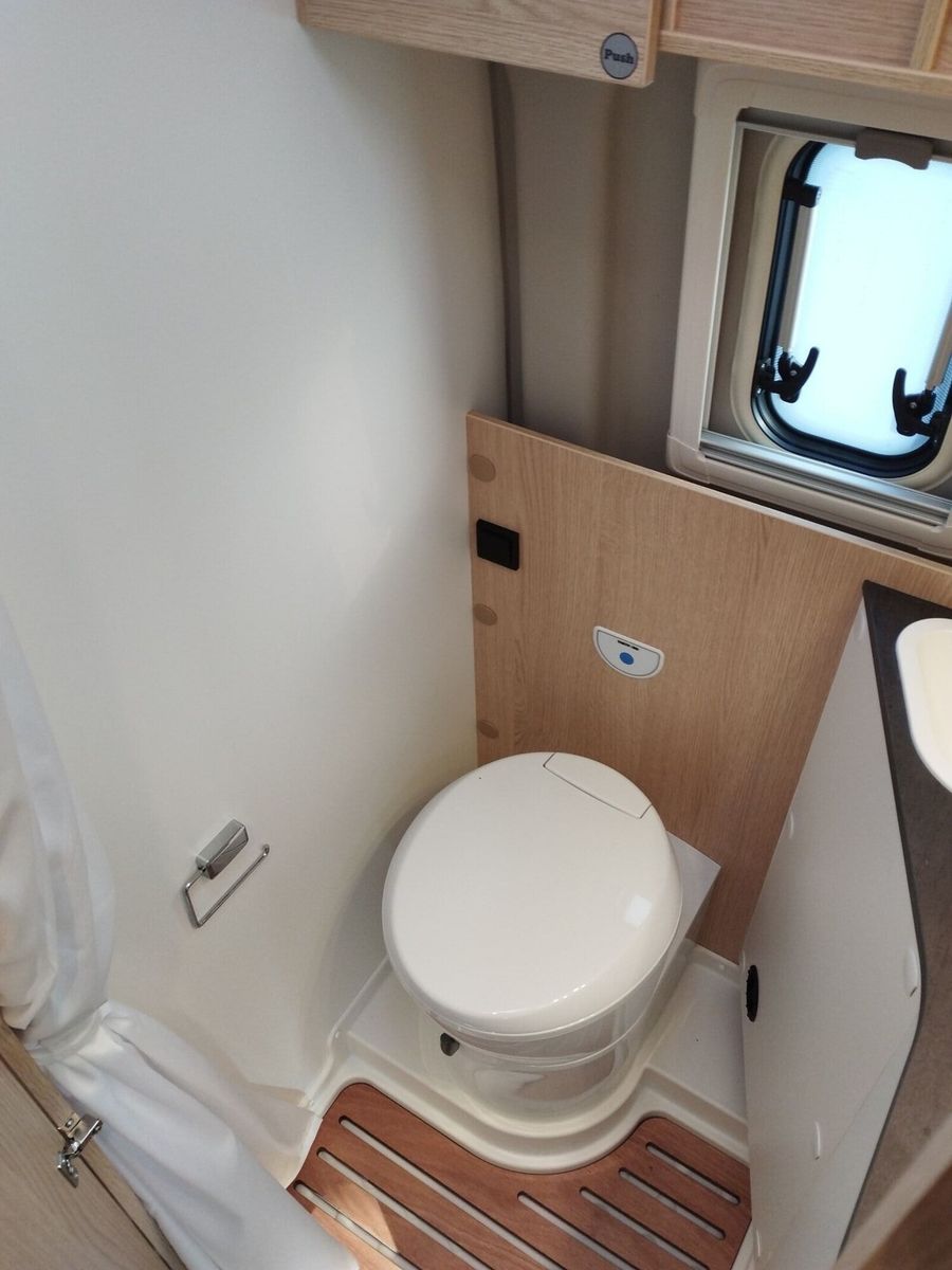Fahrzeugabbildung Sunlight Adventure Cliff 640 Automatik, Dörr Edition, LTE