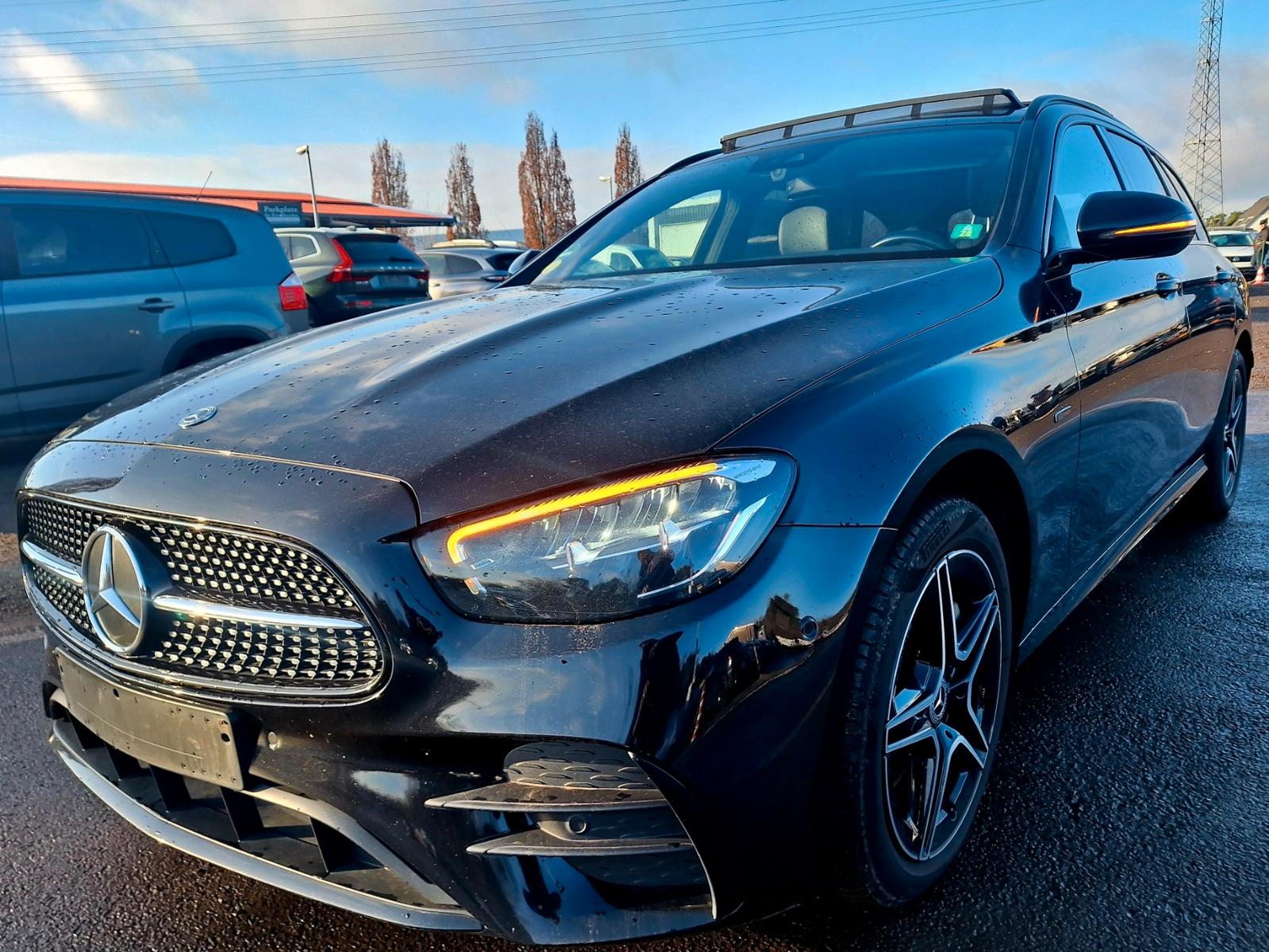 Mercedes-Benz E 300de*AMG-LINE*Pano*LED*Cam-PDC*Navi