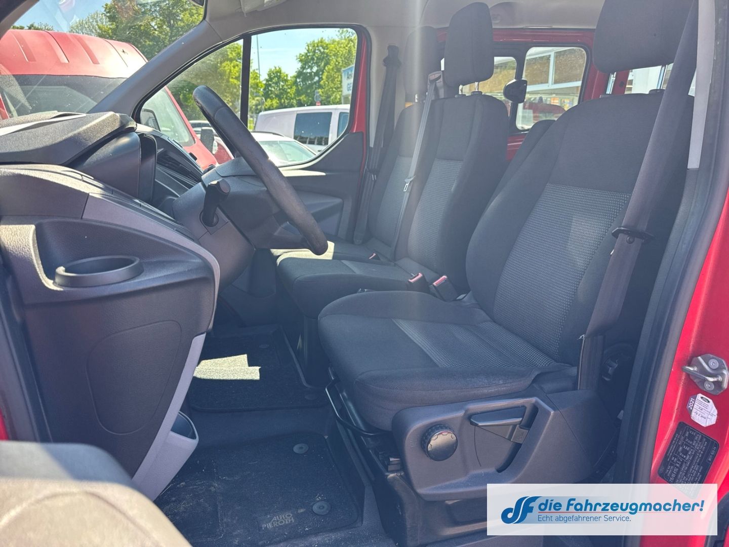 Fahrzeugabbildung Ford Transit Custom Kombi 300 L1 2.2 TDCi *6021