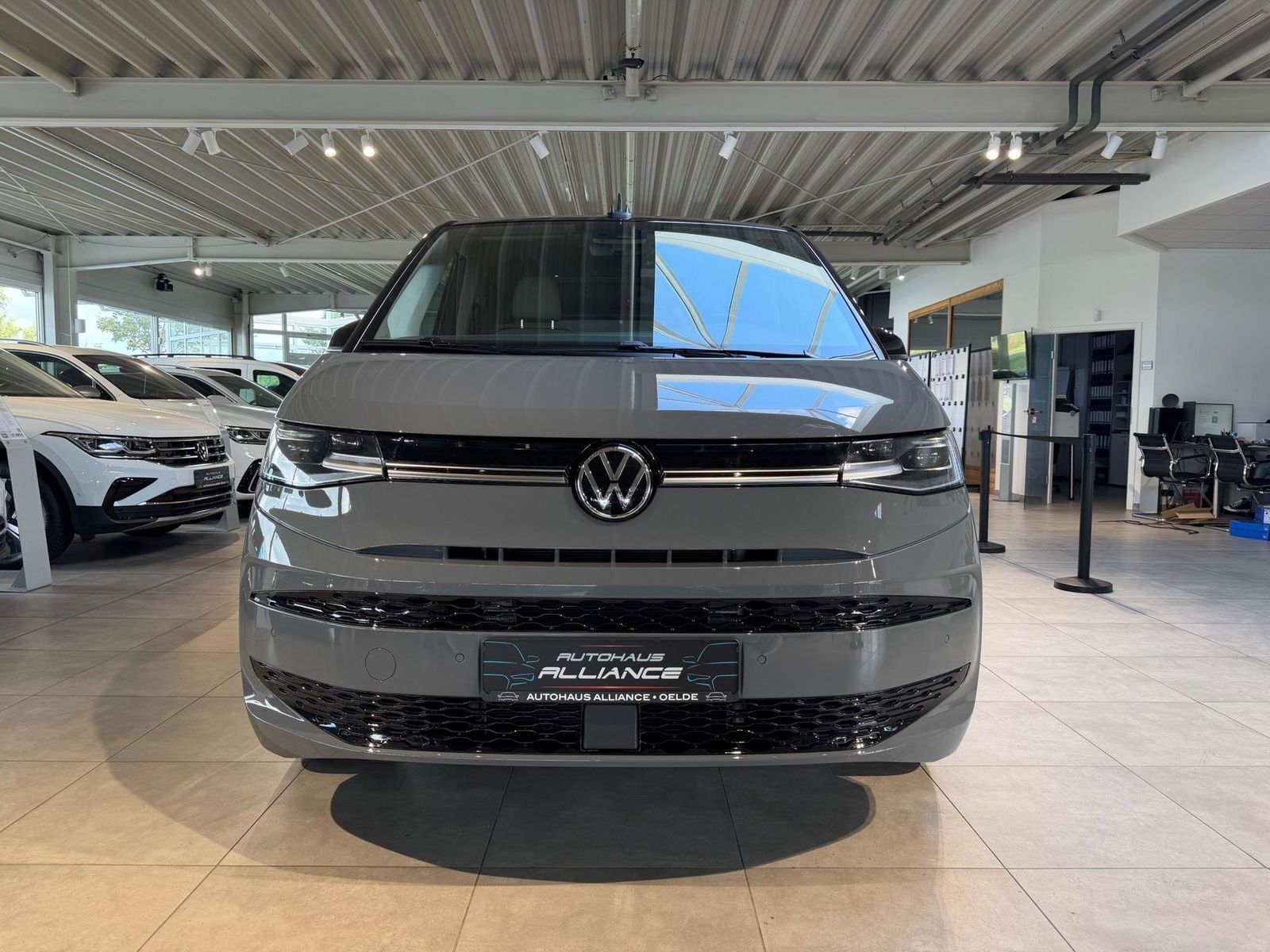 Volkswagen T7 Multivan Edition lang 7-Sitzer Matrix-LED foto 2