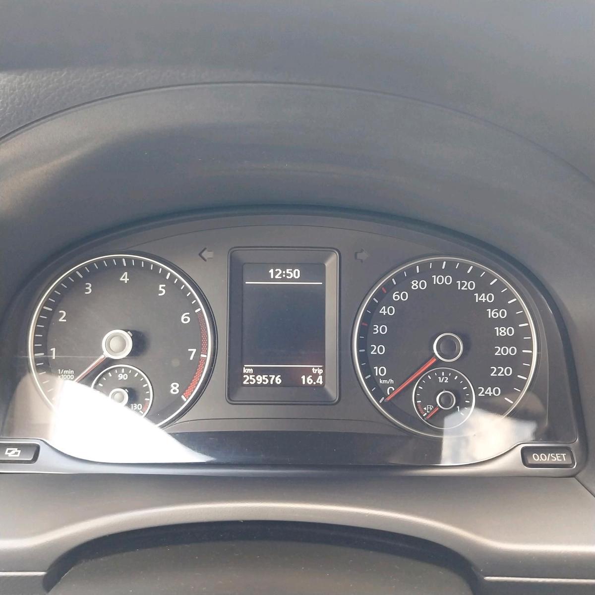 Volkswagen Caddy 2011 — engine 105 HP (77kW)