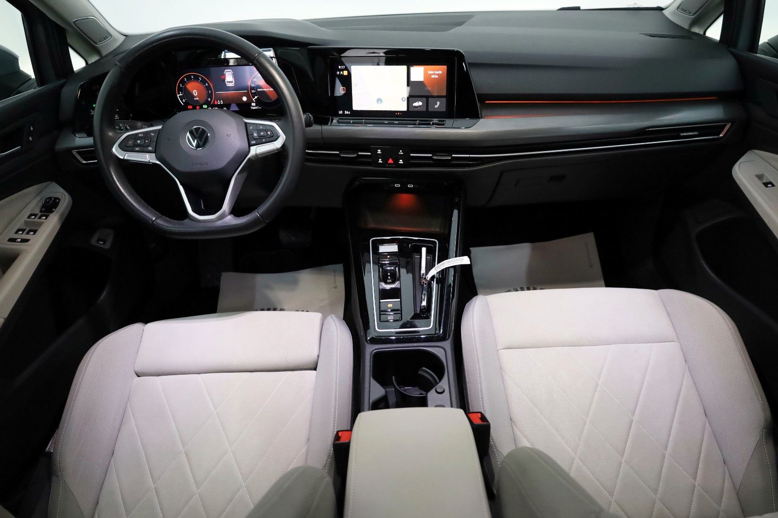 Fahrzeugabbildung Volkswagen Golf VIII Variant Style Navi,LED,Harman/K,ACC,SH