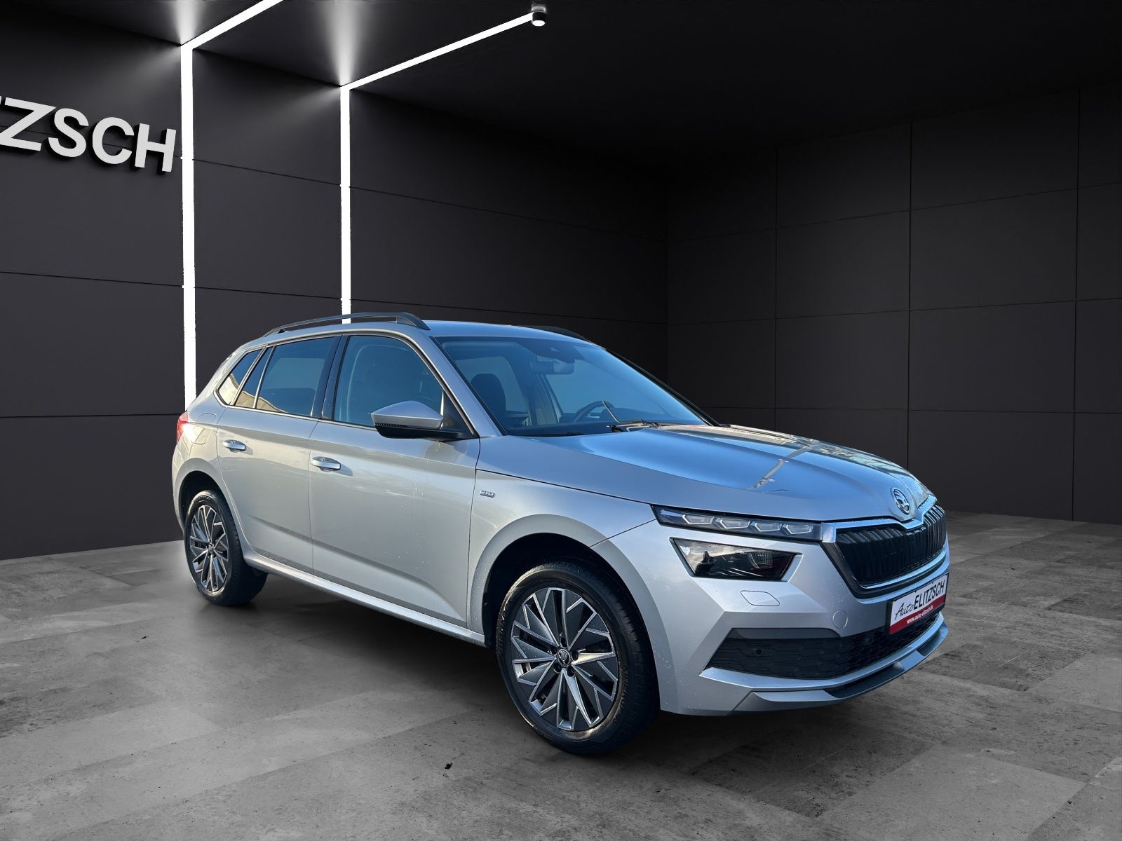 Fahrzeugabbildung SKODA Kamiq TSI Tour DSG LED Navi AID ACC RFK SH