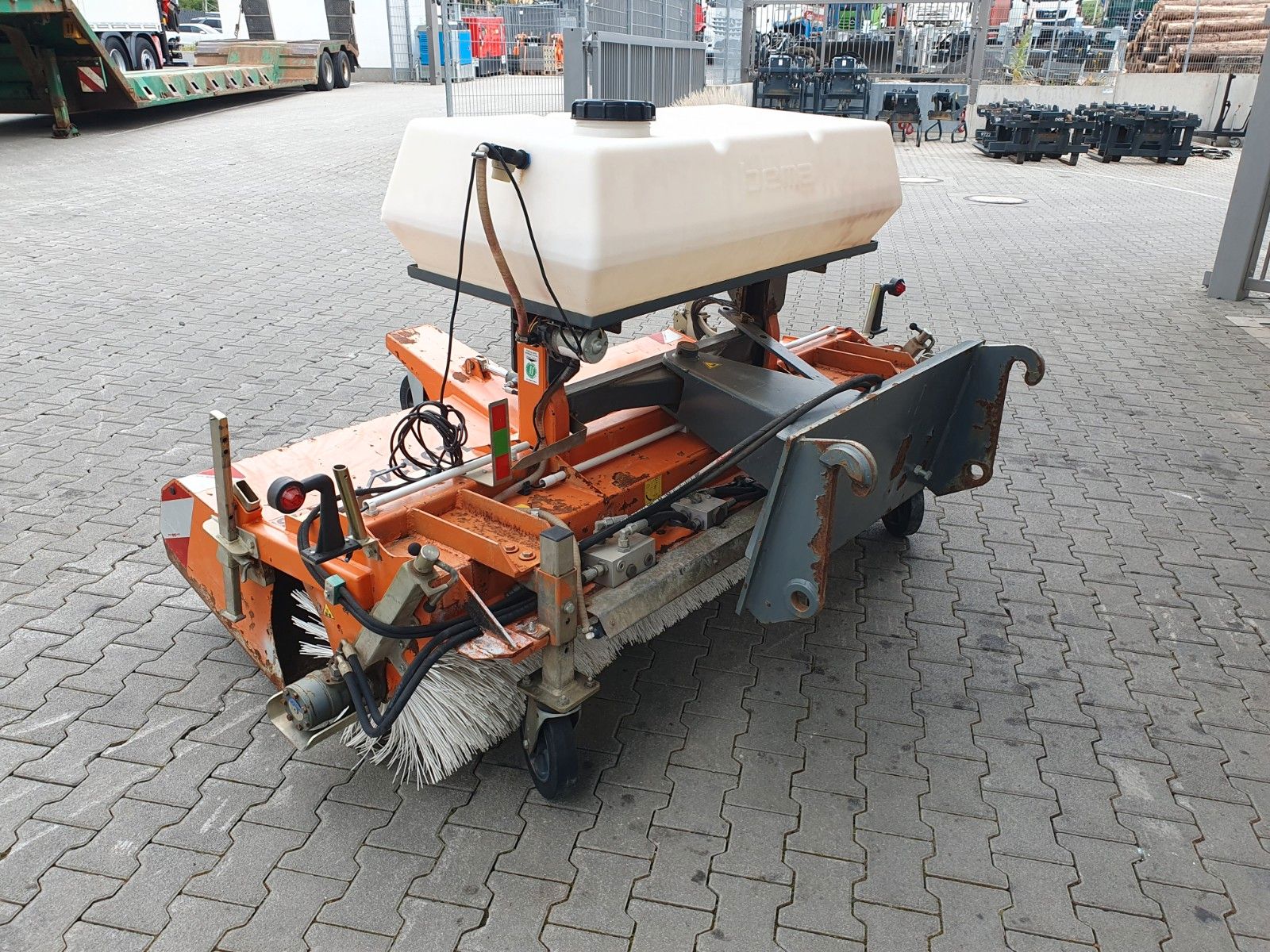 Fahrzeugabbildung Andere Bema 25 Dual Kehrmaschine / 2.050 mm / 2020