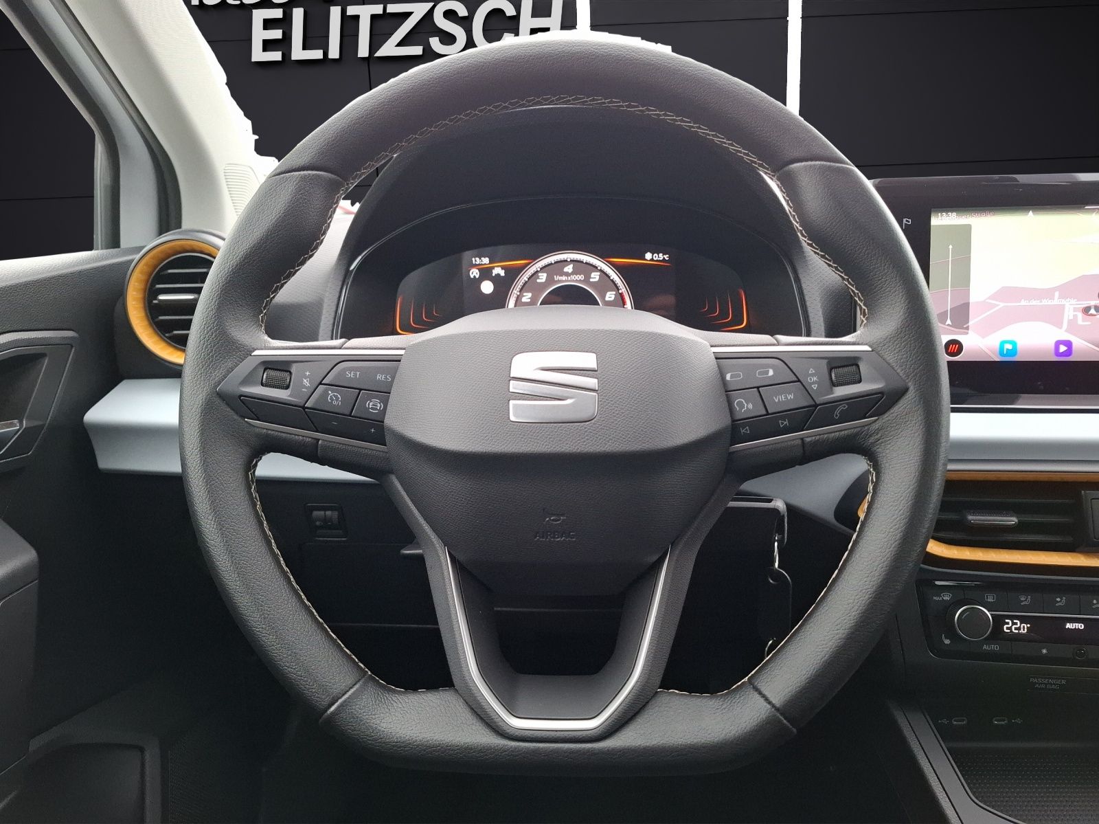 Fahrzeugabbildung SEAT Ibiza TSI Style LED Navi GRA RFK SH LM