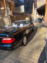 Mercedes-Benz 230 - Mercedes-Benz 230 mit 3 Türen