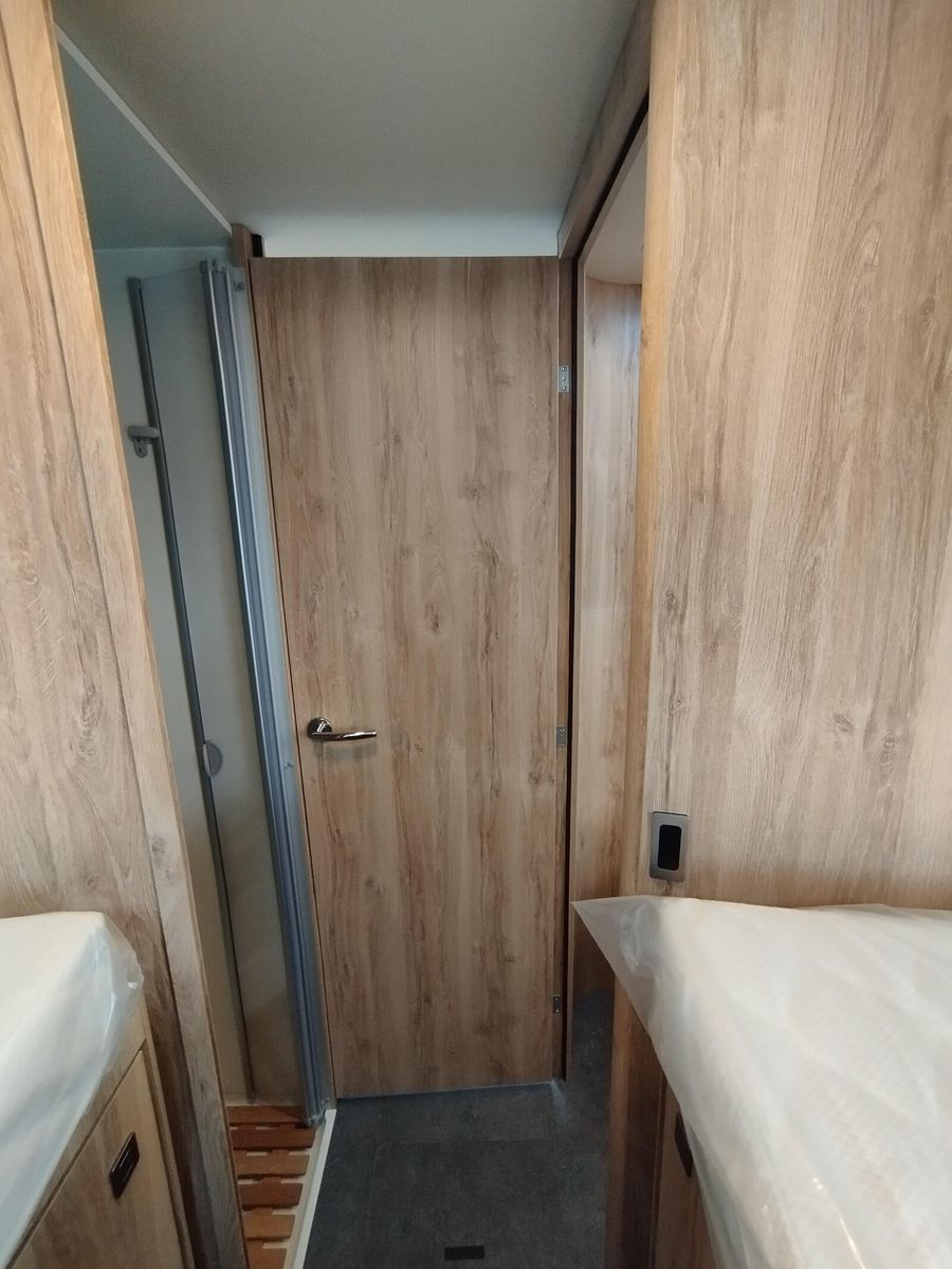 Fahrzeugabbildung Eura Mobil Profila T PT726EB Mondial-Paket, Zusatzbett