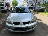 Mitsubishi Lancer 1.6 Invite - Mitsubishi Lancer: Kombi, 1.6