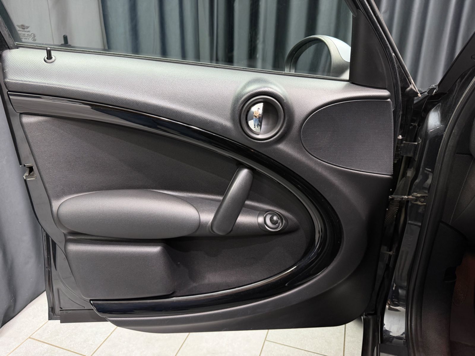 Fahrzeugabbildung MINI COOPER D Countryman Cooper D All4|PANO|NAVI|