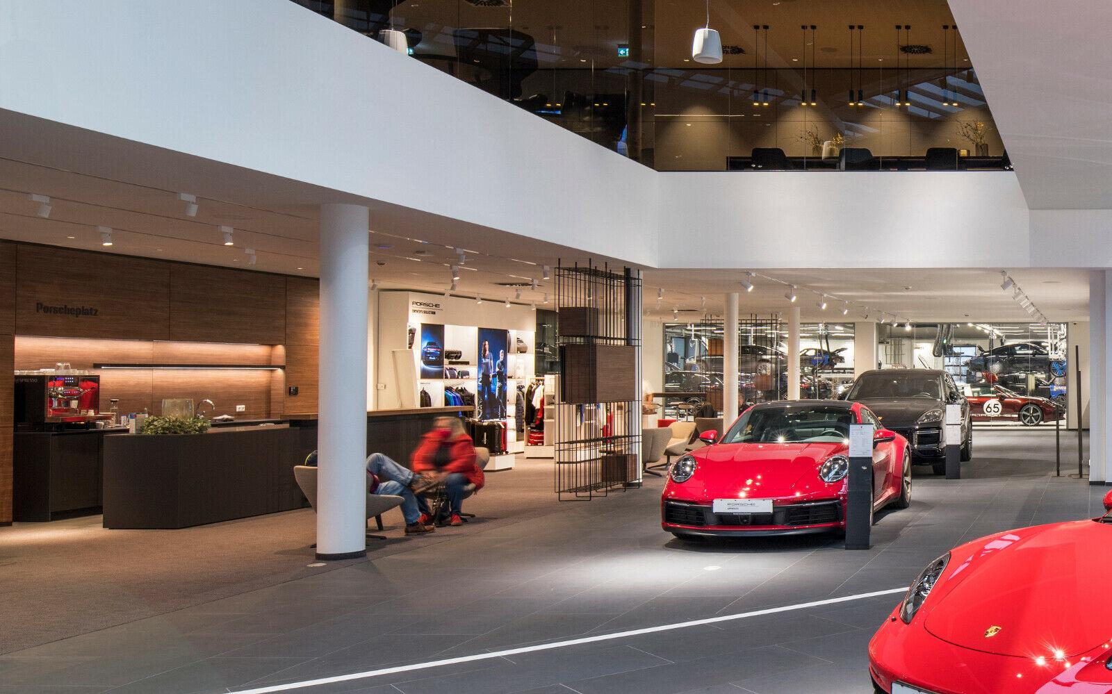 showroom-image-top
