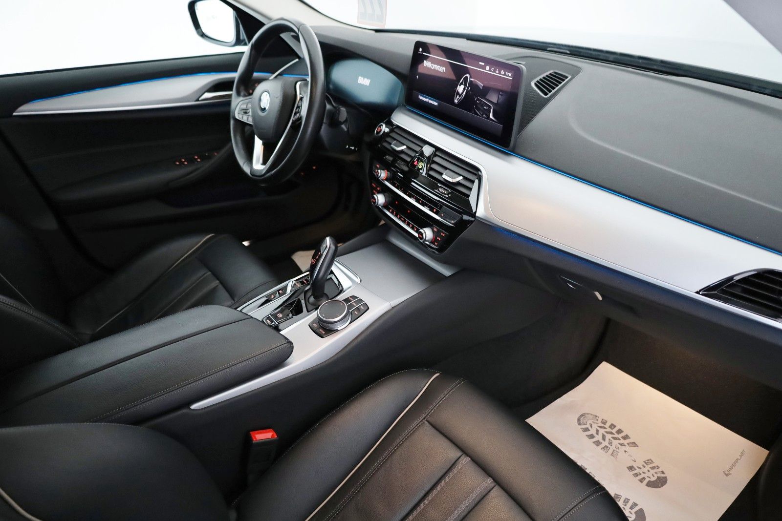 Fahrzeugabbildung BMW 530 e, Leder,Navi,LED,SH,Kamera,Carplay