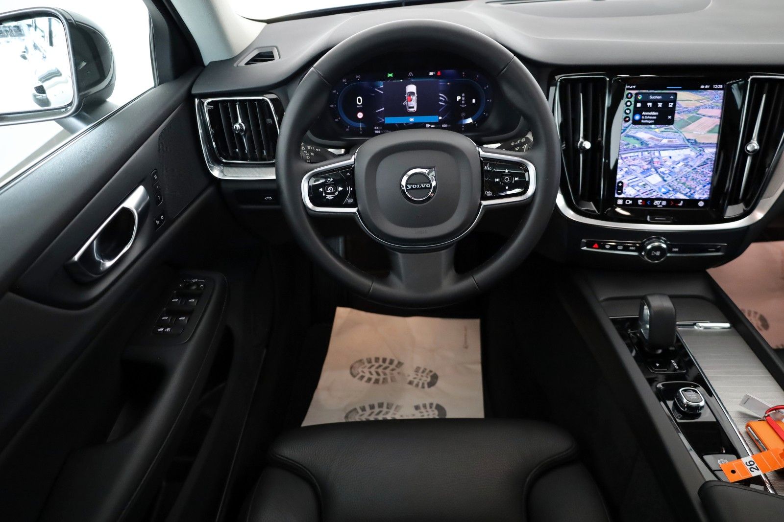 Fahrzeugabbildung Volvo V60 Kombi Plus Bright Leder,Navi,LED,PanDach,ACC