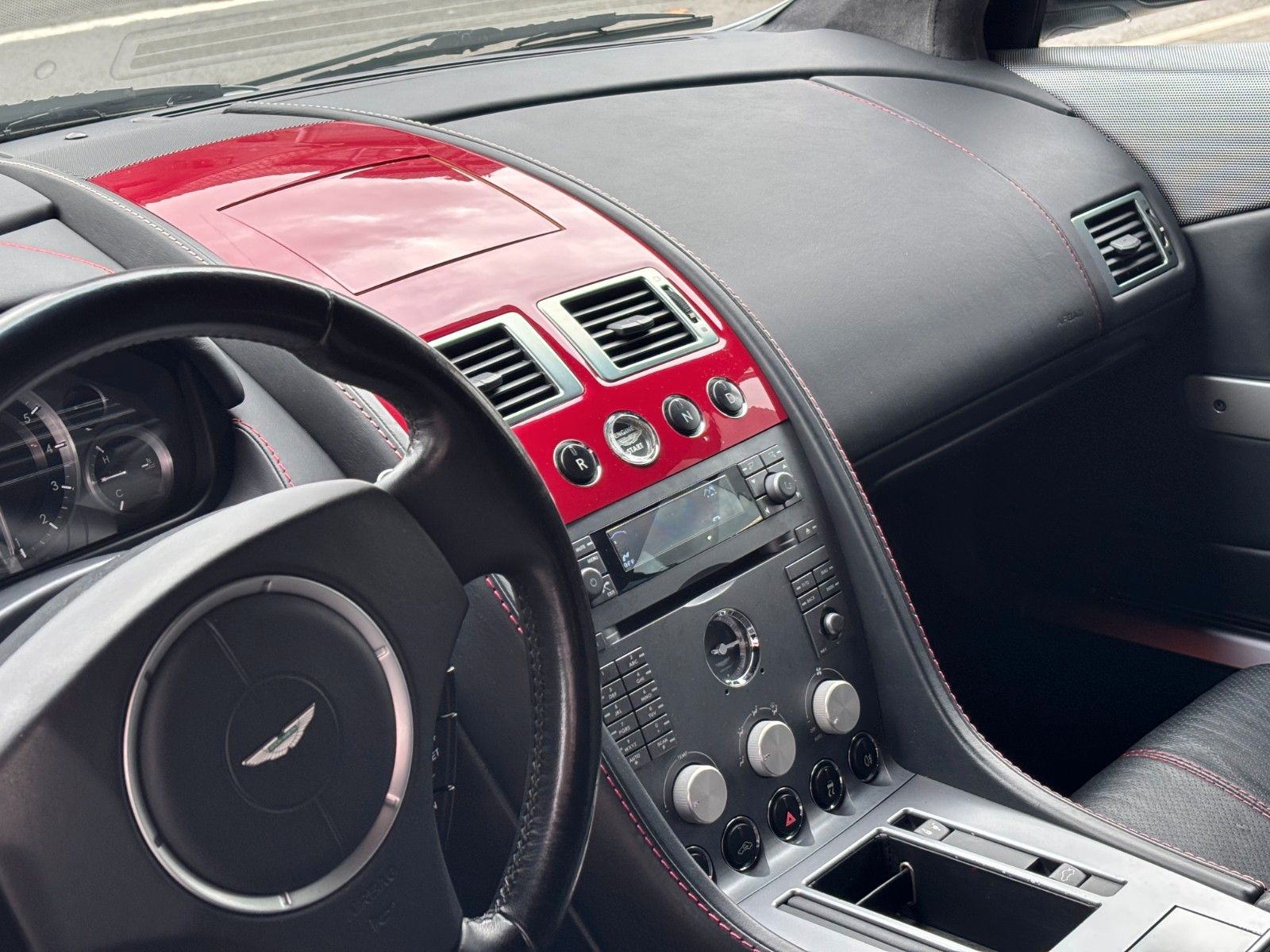 Fahrzeugabbildung Aston Martin DB9 LM 1of124 Sonderedition