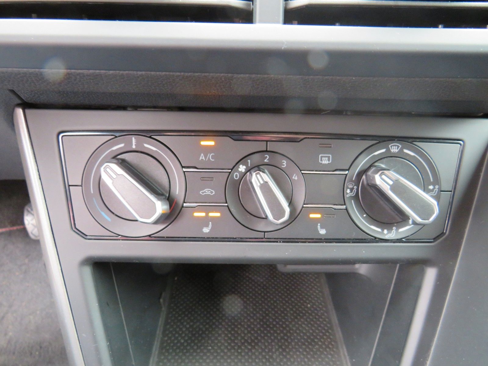 Fahrzeugabbildung Volkswagen Polo Comfort LED ACC NACI SITZH. PDC KAMERA 1.H