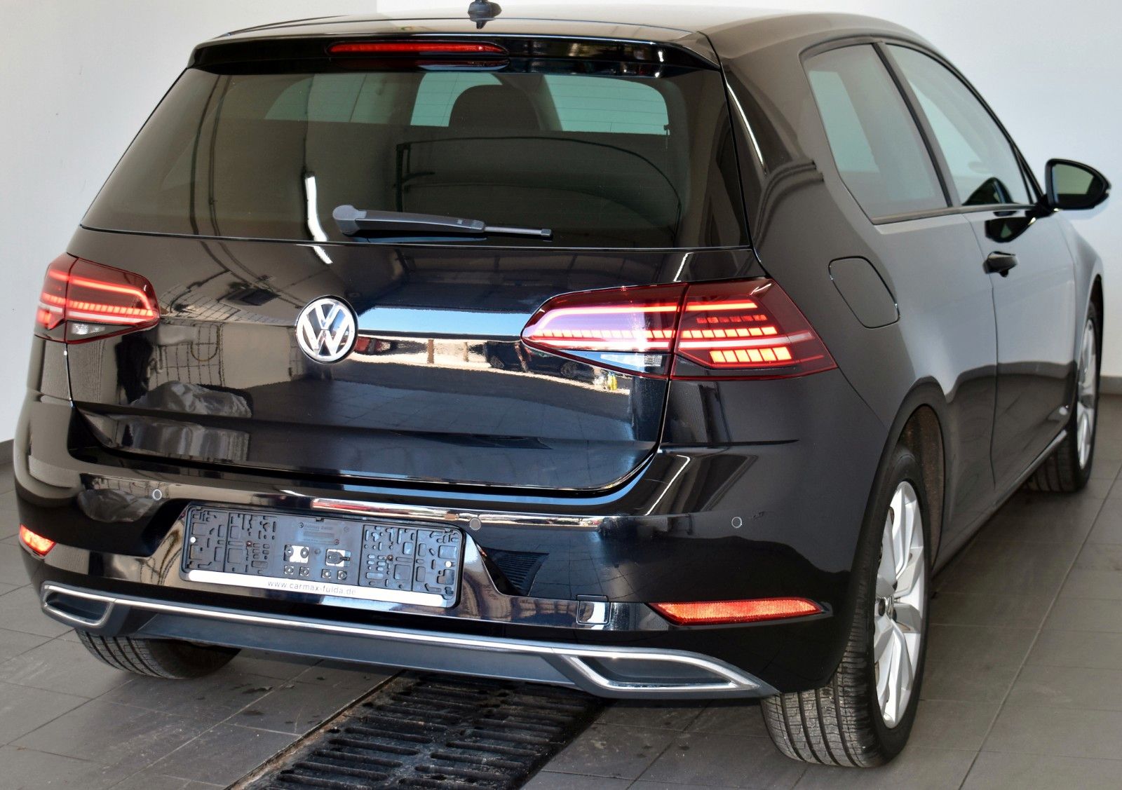 Fahrzeugabbildung Volkswagen Golf VII Lim. Highline T.Leder,Navi,LED,Panorama