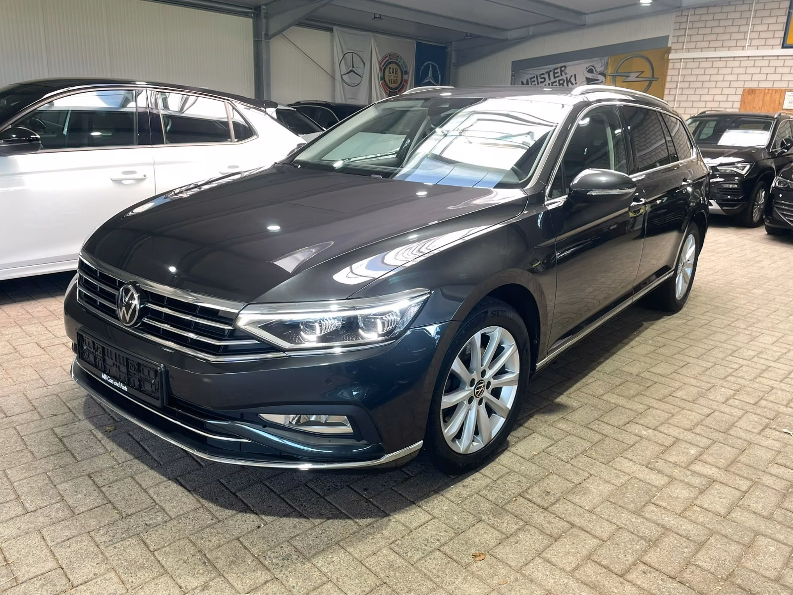 Volkswagen Passat 2.0 TDI Elegance DSG ACC AHK RFK LED-IQ