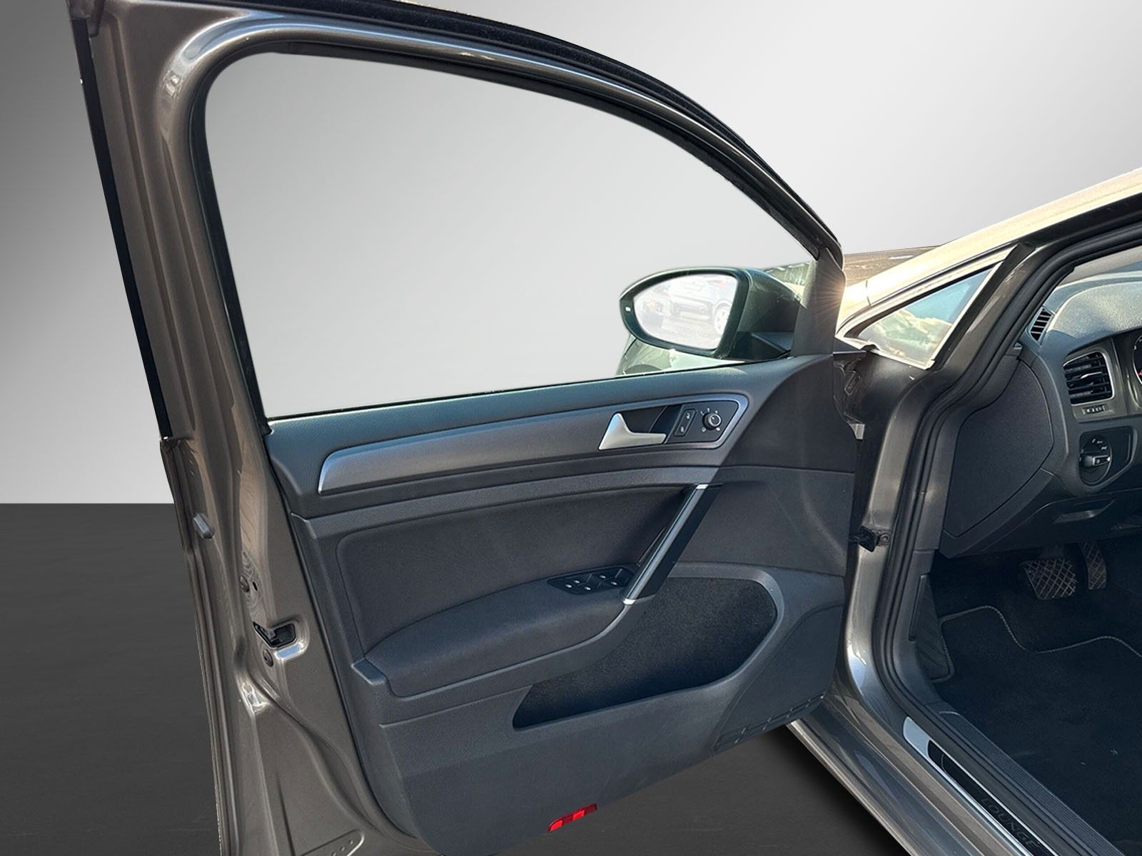 Fahrzeugabbildung Volkswagen Golf VII *Bi-Xen*Standheizung*AHK*Tempomat*Navi*
