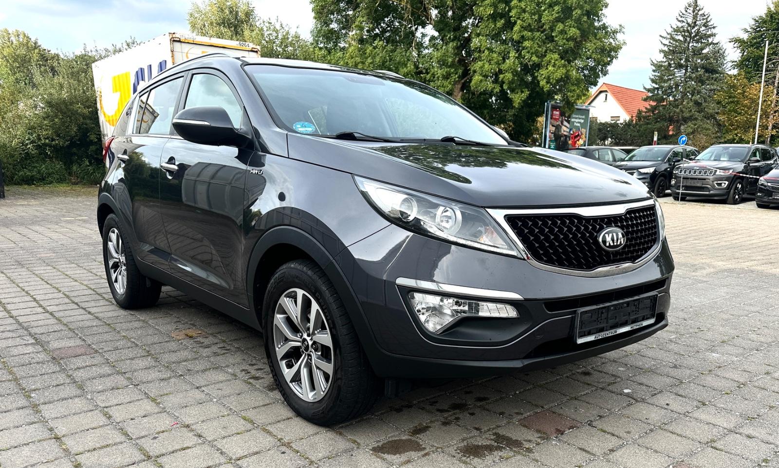 Kia Sportage 4x4 / Automatik / NAVI / Klima