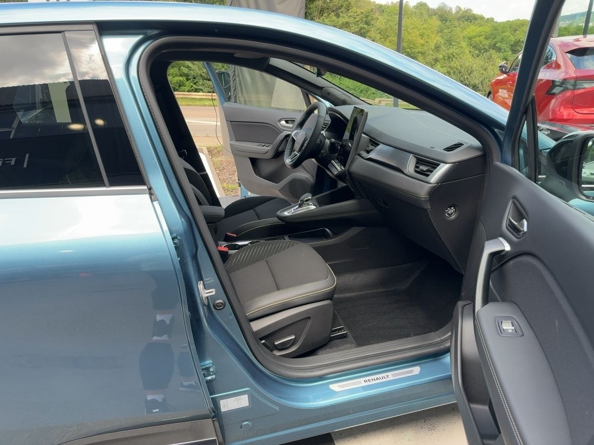 Fahrzeugabbildung Renault Symbioz Iconic E-Tech Full Hybrid 145